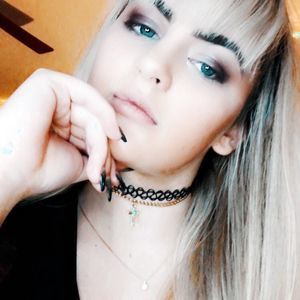 Meet your Posher, Carli